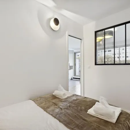 520 Patsy - Superbe A * Paris